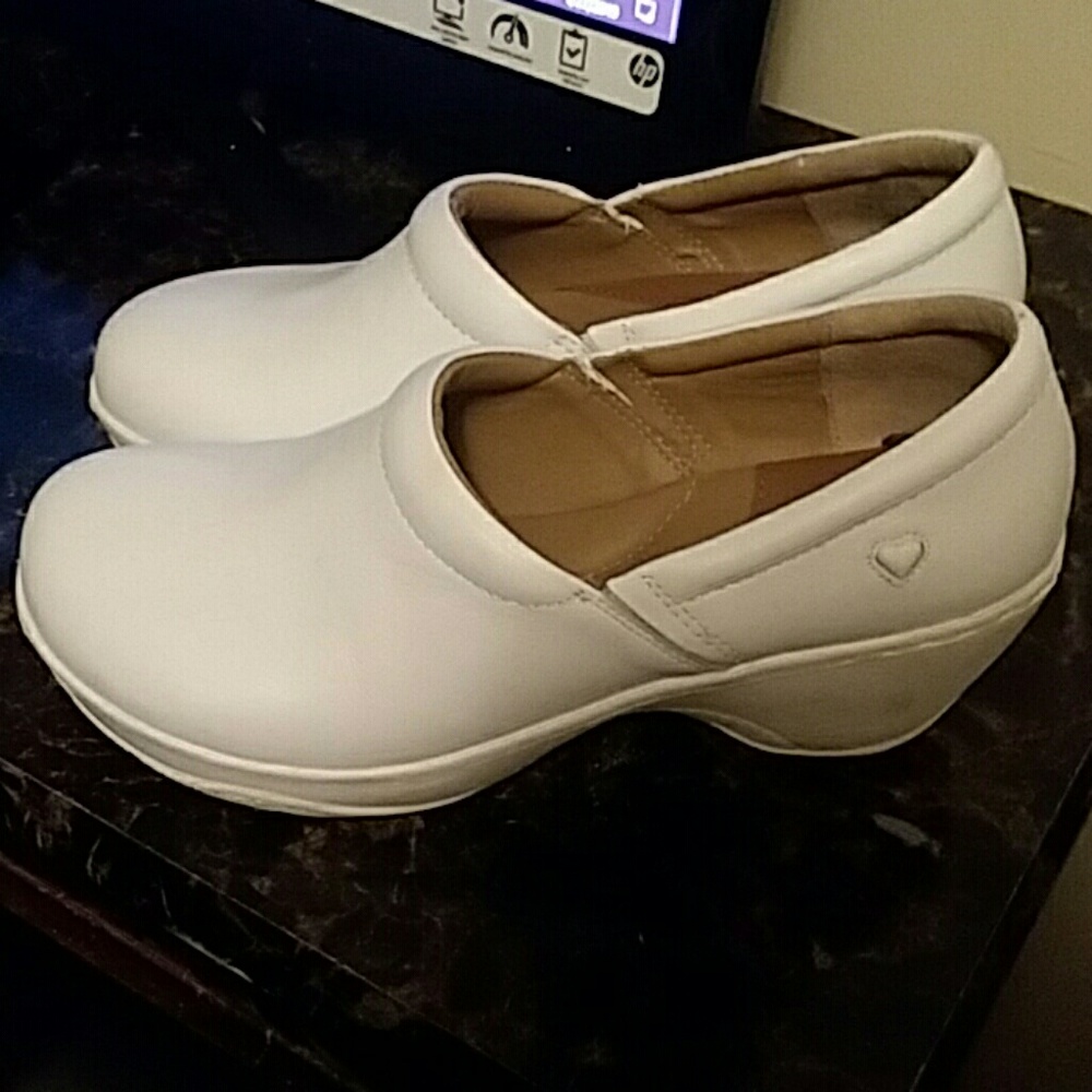 Final Price! Nursing shoes